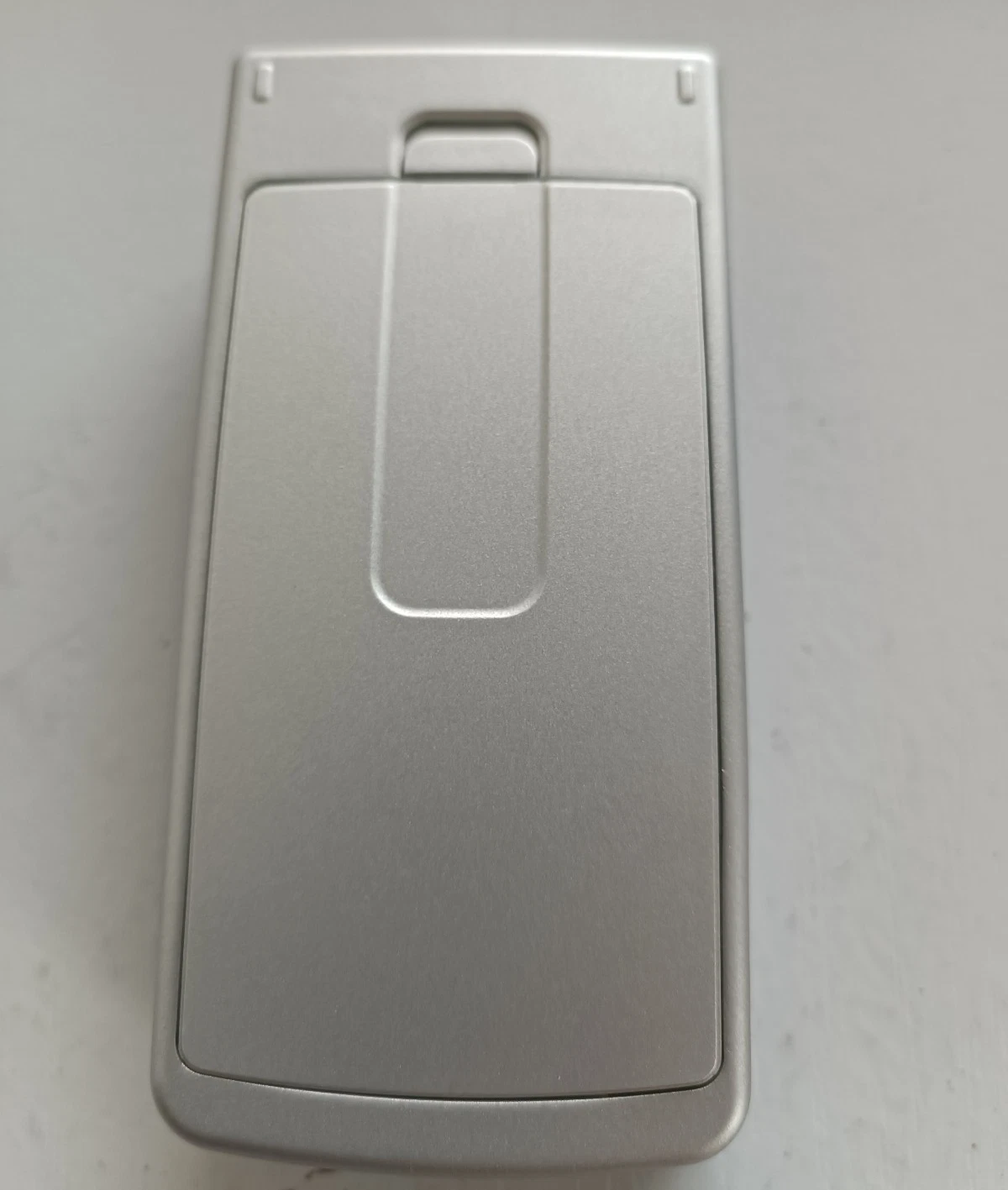 Nokia 6260 Vintage Flip Unlocked Mobile Phone - Image 8