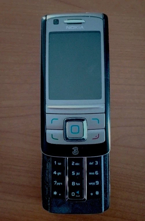 Nokia 6280 Very Rare Collectible Vintage 3G Slide Phone Unlocked - Image 2