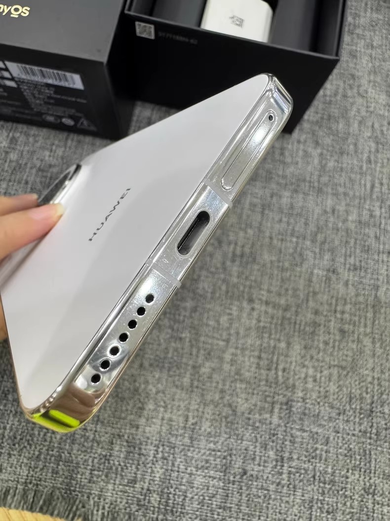 Huawei mate70 6.7" 50MP 12+512GB Dual SIM HarmonyOS Google Play Global Couleur White Capacité de stockage 512GB phone + charger + phone box - Image 8