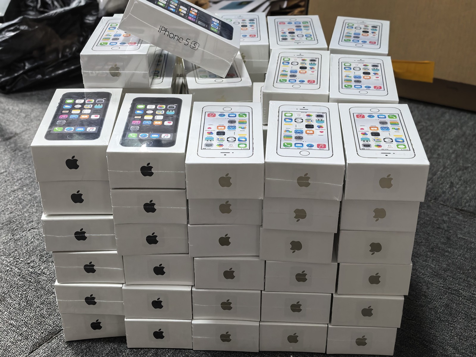 Apple iPhone 5S- 16/32/64GB - Black silver gold IOS12 storage 64GB colors silver - Image 3