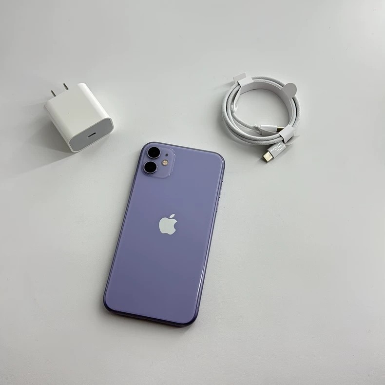 Apple iPhone 11 6.1" 12MP 64/128/256GB iOS 18 all colors with Face ID Storage 4GB+256GB