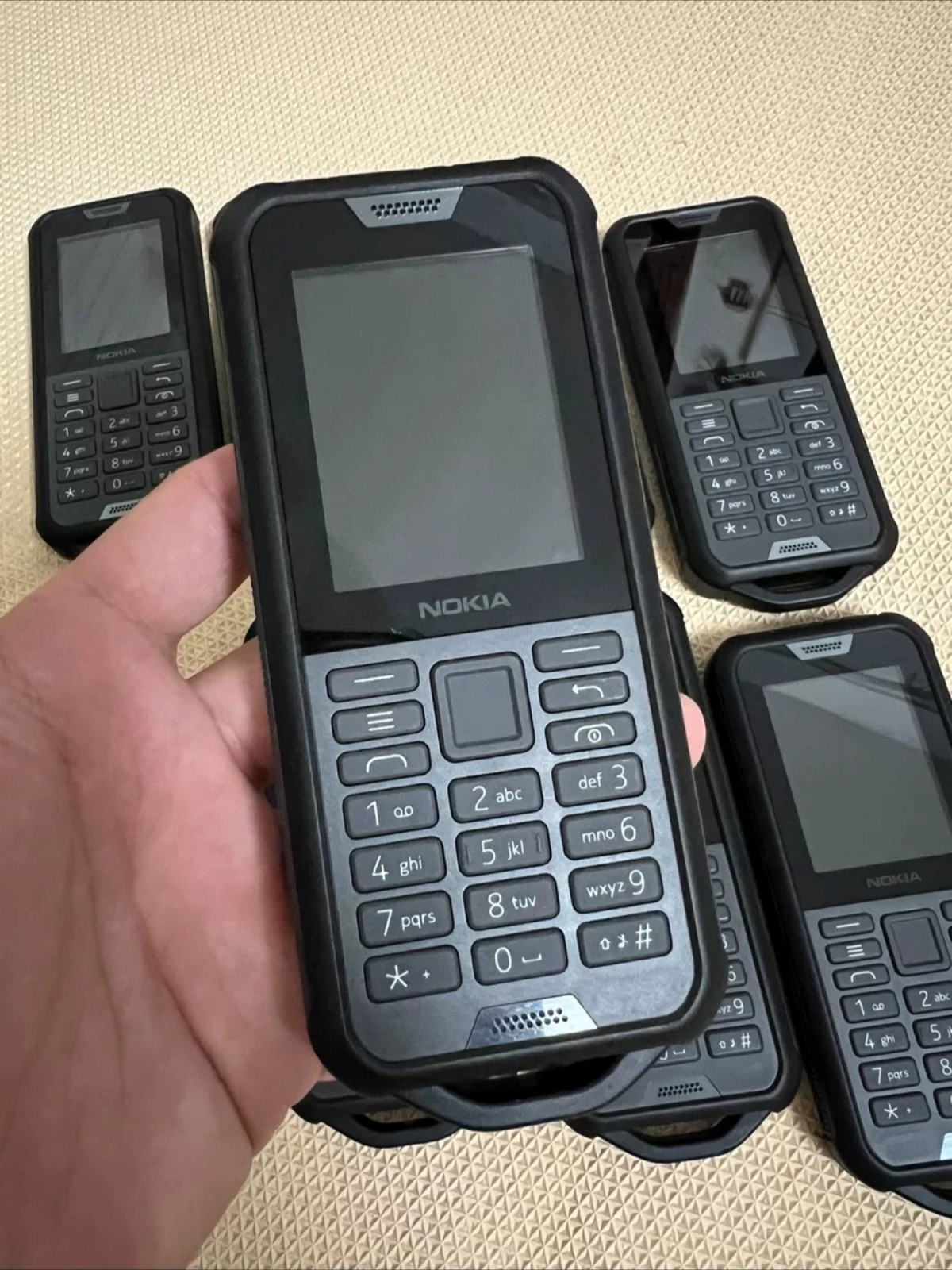 Nokia 800 Tough 4G Mobile Phone KaiOS Waterproof Push-button Phone - Image 6
