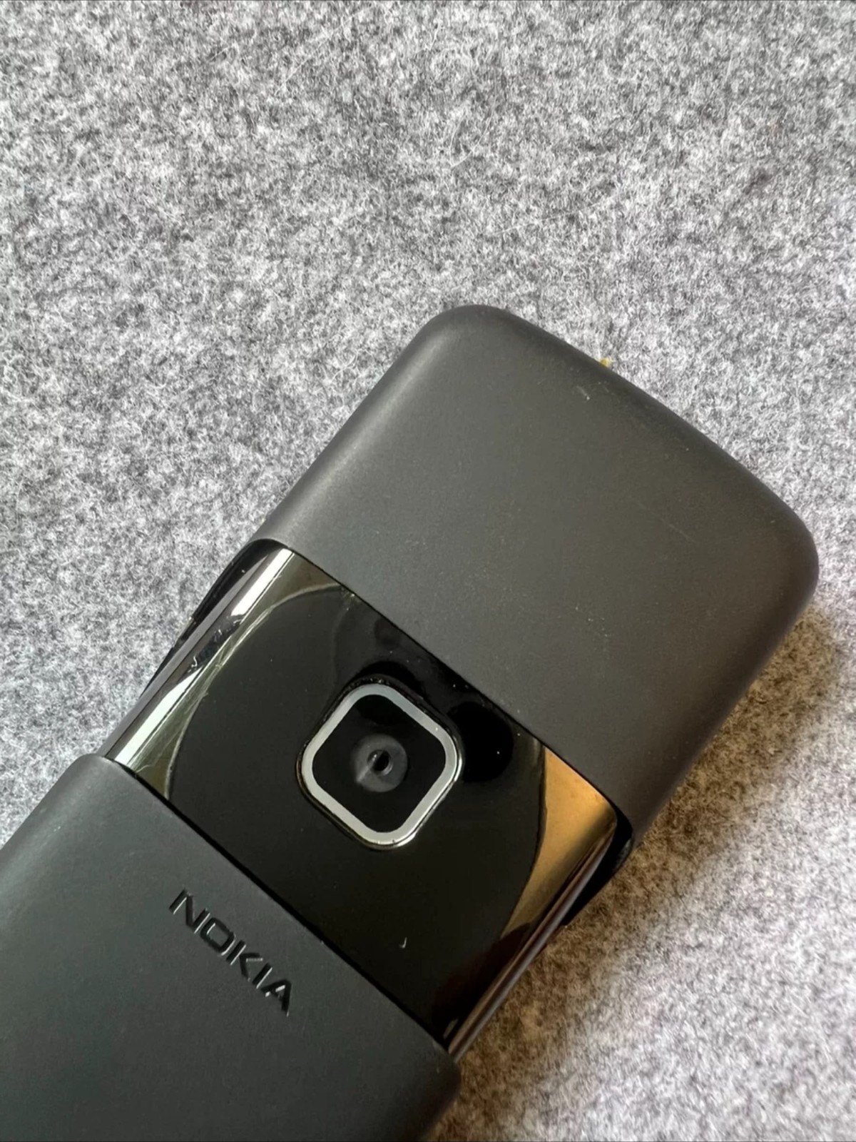 Nokia 8600 Luna unlocked 2G GSM BSliding phone Color Black - Image 2