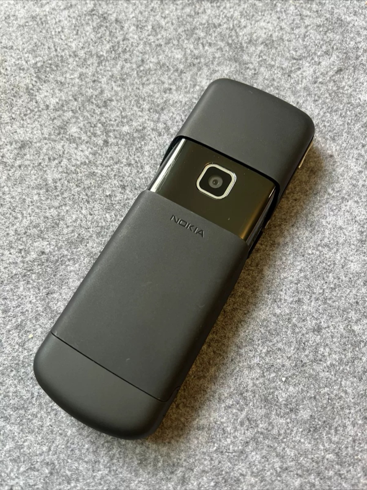 Nokia 8600 Luna unlocked 2G GSM BSliding phone Color Black - Image 3