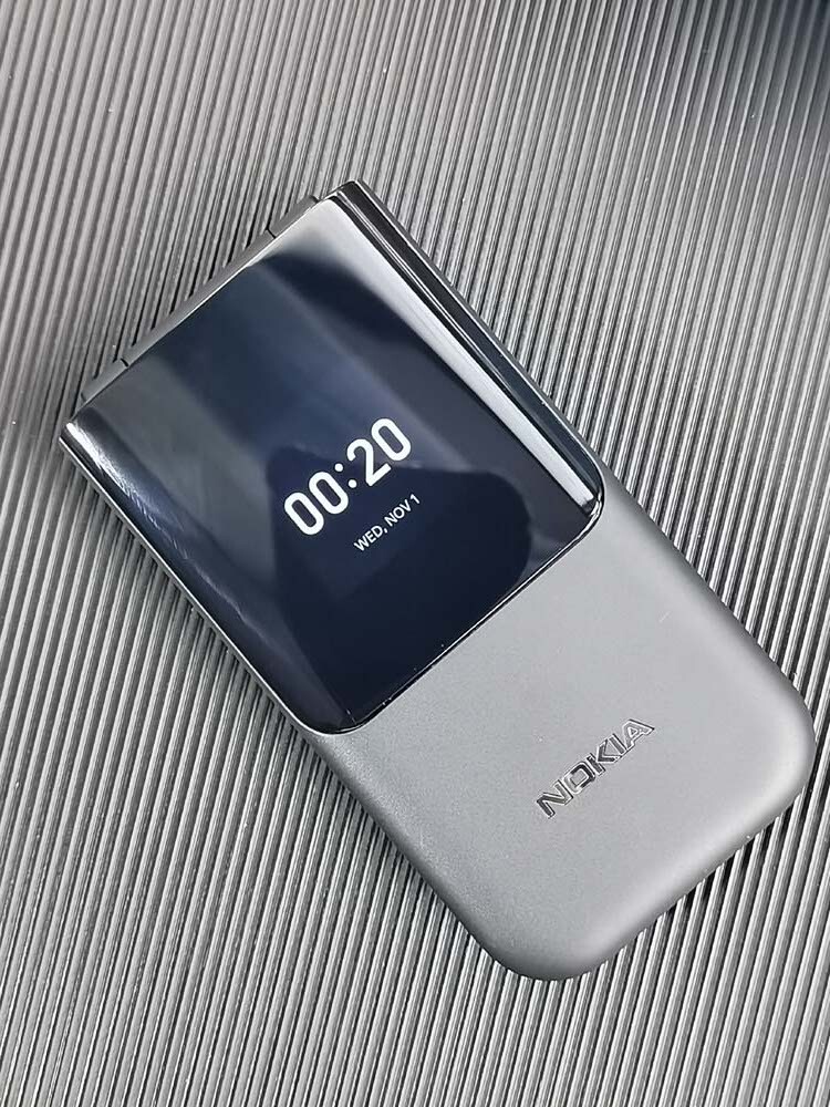 Nokia 2720 Flip 4G Unlocked 4GB 512MB Bluetooth Big Buttons Cellphone Backlight Battery 2 * Batteries