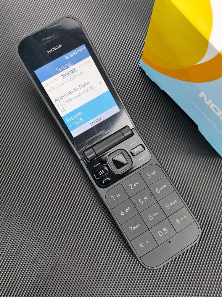 Nokia 2720 Flip 4G Unlocked 4GB 512MB Bluetooth Big Buttons Cellphone Backlight Battery 2 * Batteries - Image 2
