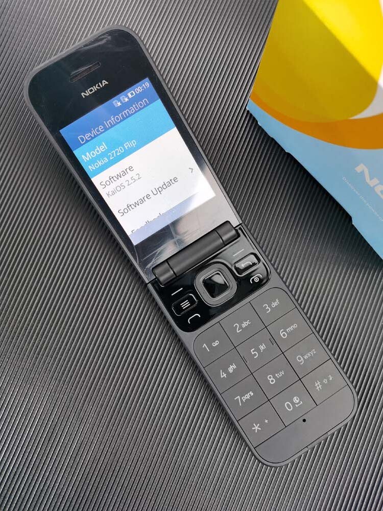 Nokia 2720 Flip 4G Unlocked 4GB 512MB Bluetooth Big Buttons Cellphone Backlight Battery 2 * Batteries - Image 3