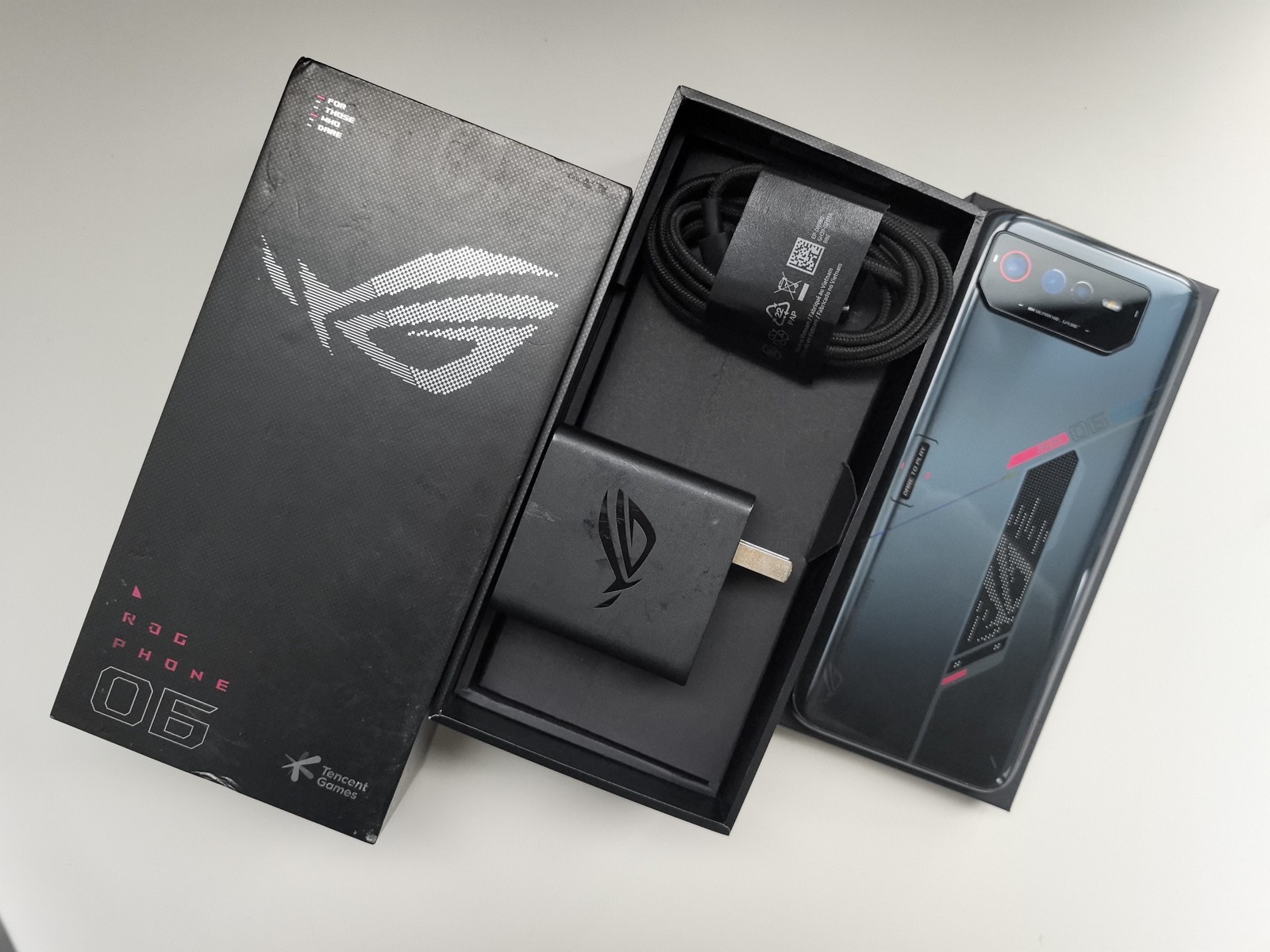 Asus ROG Phone 6 16+512GB Unlocked 5G GAME PHONE Google play Global