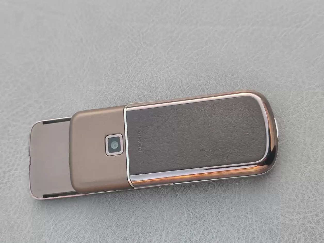 Nokia 8800 Arte unlocked GSM Bluetooth Mobile phone Color Black - Image 4