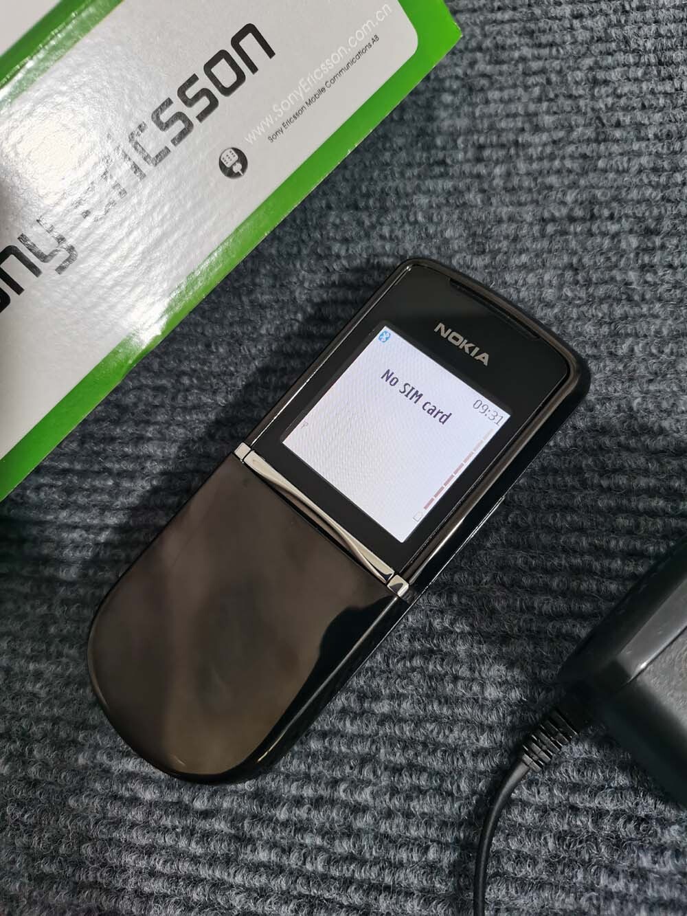 Nokia 8800SE 8800 Sirocco unlocked 2G GSM Bluetooth Mobile phone color Note color when ordering, or random color. battery With one battery Model Number 8800 SE