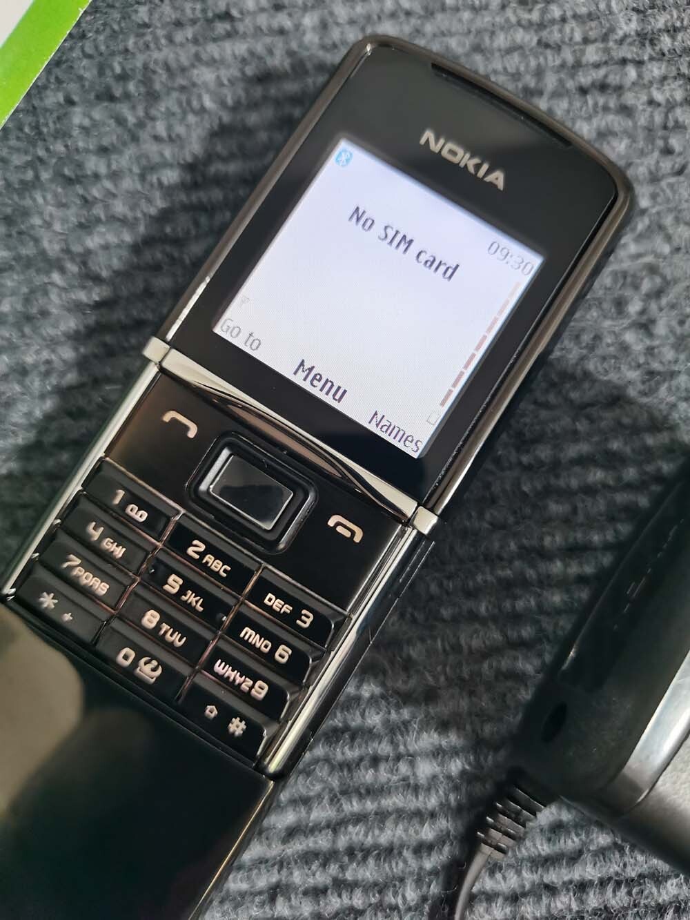Nokia 8800SE 8800 Sirocco unlocked 2G GSM Bluetooth Mobile phone color Note color when ordering, or random color. battery With one battery Model Number 8800 SE - Image 3