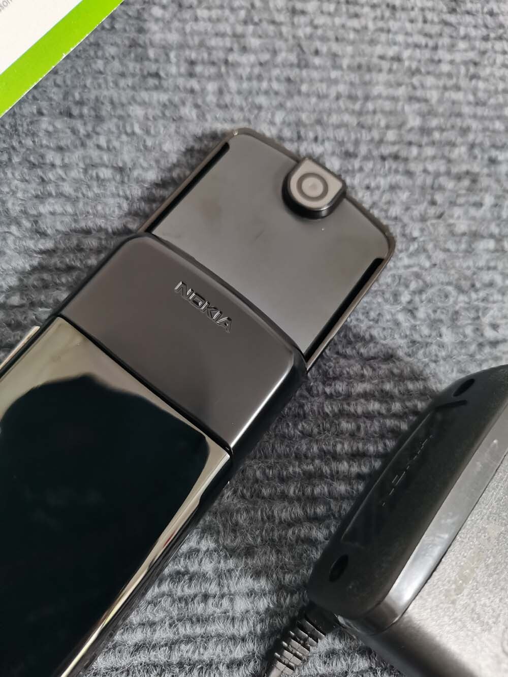 Nokia 8800SE 8800 Sirocco unlocked 2G GSM Bluetooth Mobile phone color Note color when ordering, or random color. battery With one battery Model Number 8800 SE - Image 6