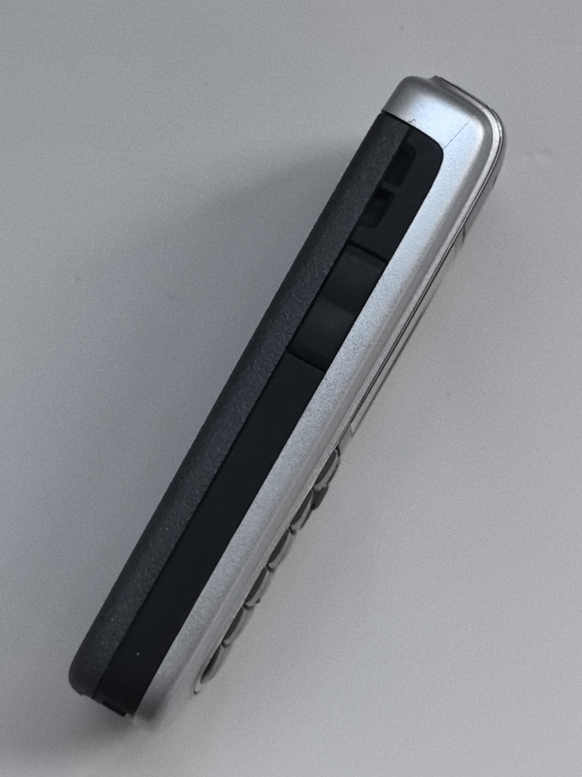 Nokia 6021 - (Unlocked) Cellular Phone - Image 4