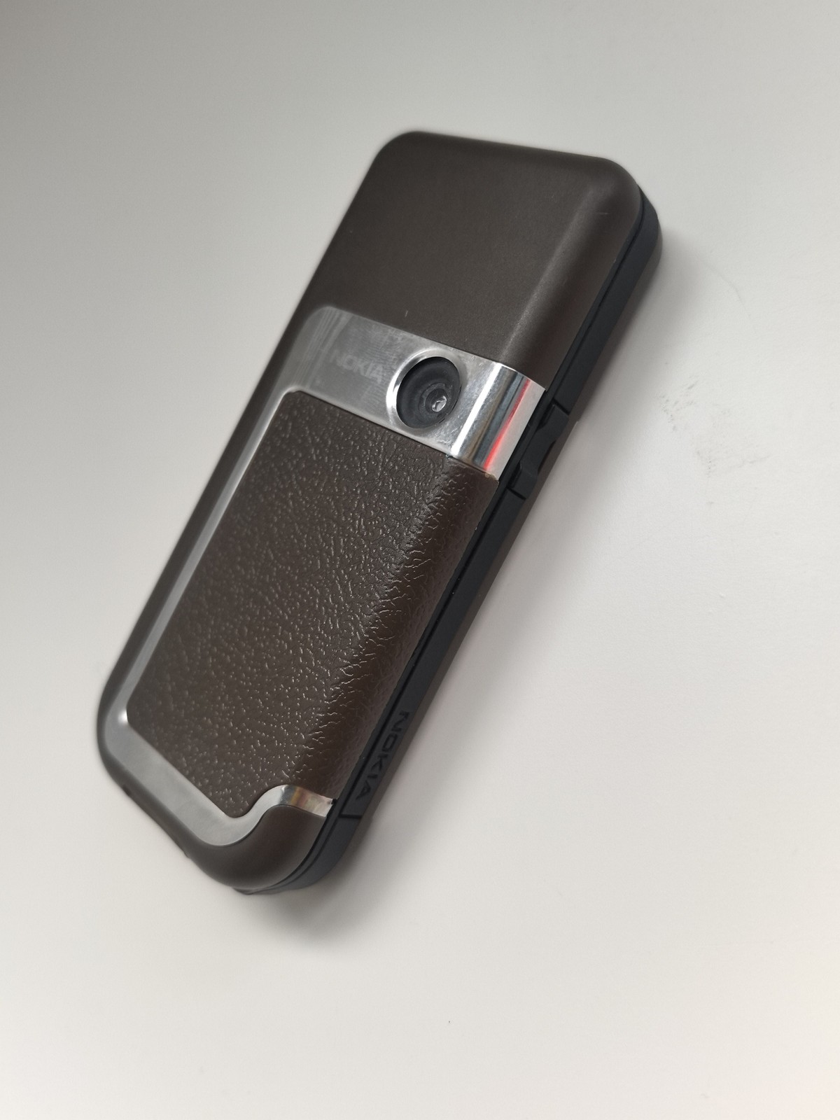 Nokia 7360 - (Unlocked) 1.9" 0.3MP 760mAh Cellular Phone - Image 2