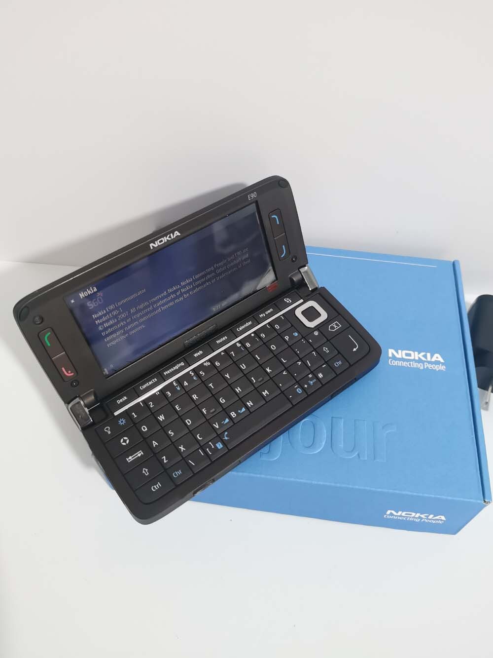 Nokia E Series E90 Communicator Symbian Business KeyboardSmartphone (Unlocked) Battery with 1 battery - Image 2