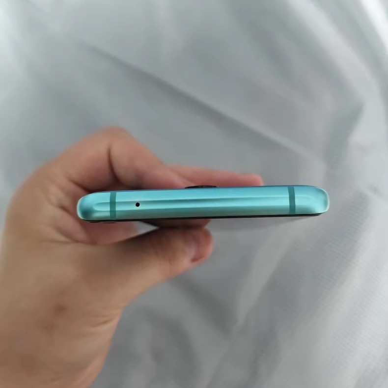 OnePlus 8 Pro 6.78'' 48MP 256GB Android 5G SmartPhone Storage 12GB+256GB Color Random color Charger Included Yes - Image 4