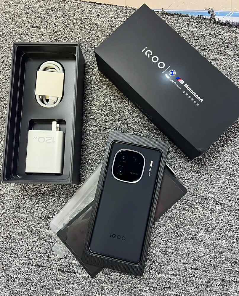 vivo iQOO 12 Pro 5G 6.78" 64MP Snapdragon 8 Gen 3 5100mAh Android storage 256GB 16GB Colour Black - Image 3