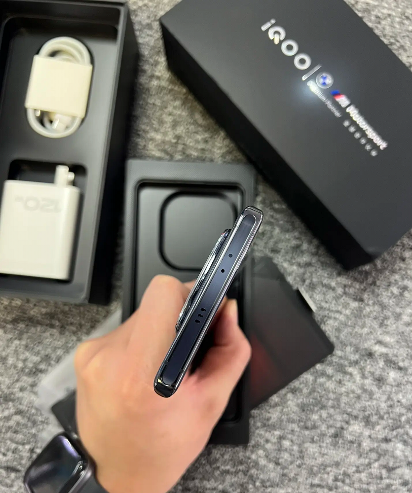 vivo iQOO 12 Pro 5G 6.78" 64MP Snapdragon 8 Gen 3 5100mAh Android storage 256GB 16GB Colour Black - Image 8