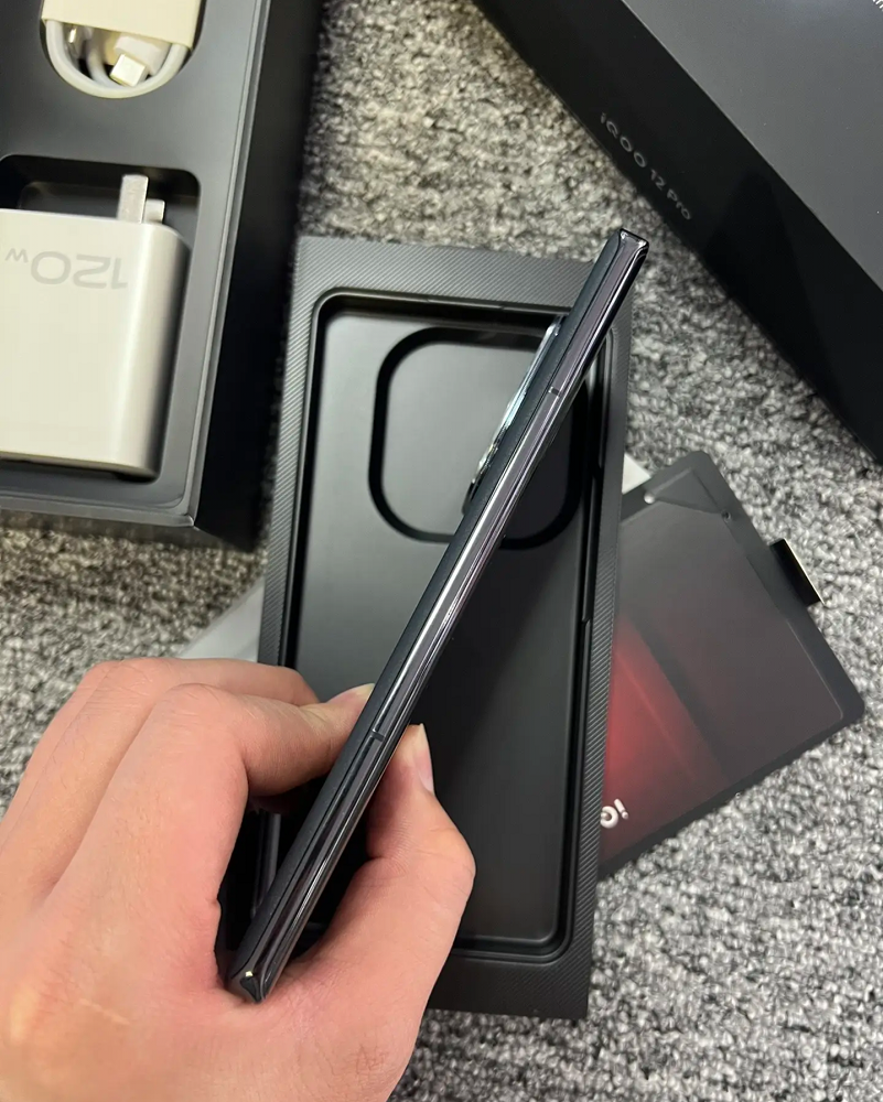 vivo iQOO 12 Pro 5G 6.78" 64MP Snapdragon 8 Gen 3 5100mAh Android storage 256GB 16GB Colour Black - Image 10