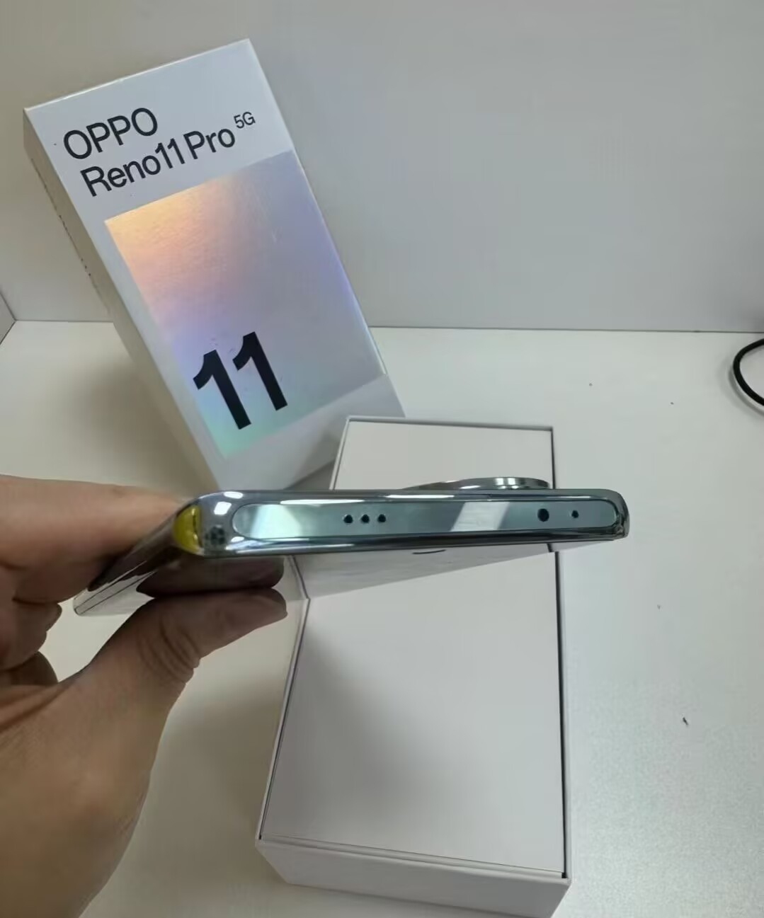 Oppo Reno11 Pro 5G 6.7" 50MP Mediatek Dimensity 8200 Android 14 - Unlocked Storage 12+512GB Color Random color - Image 3