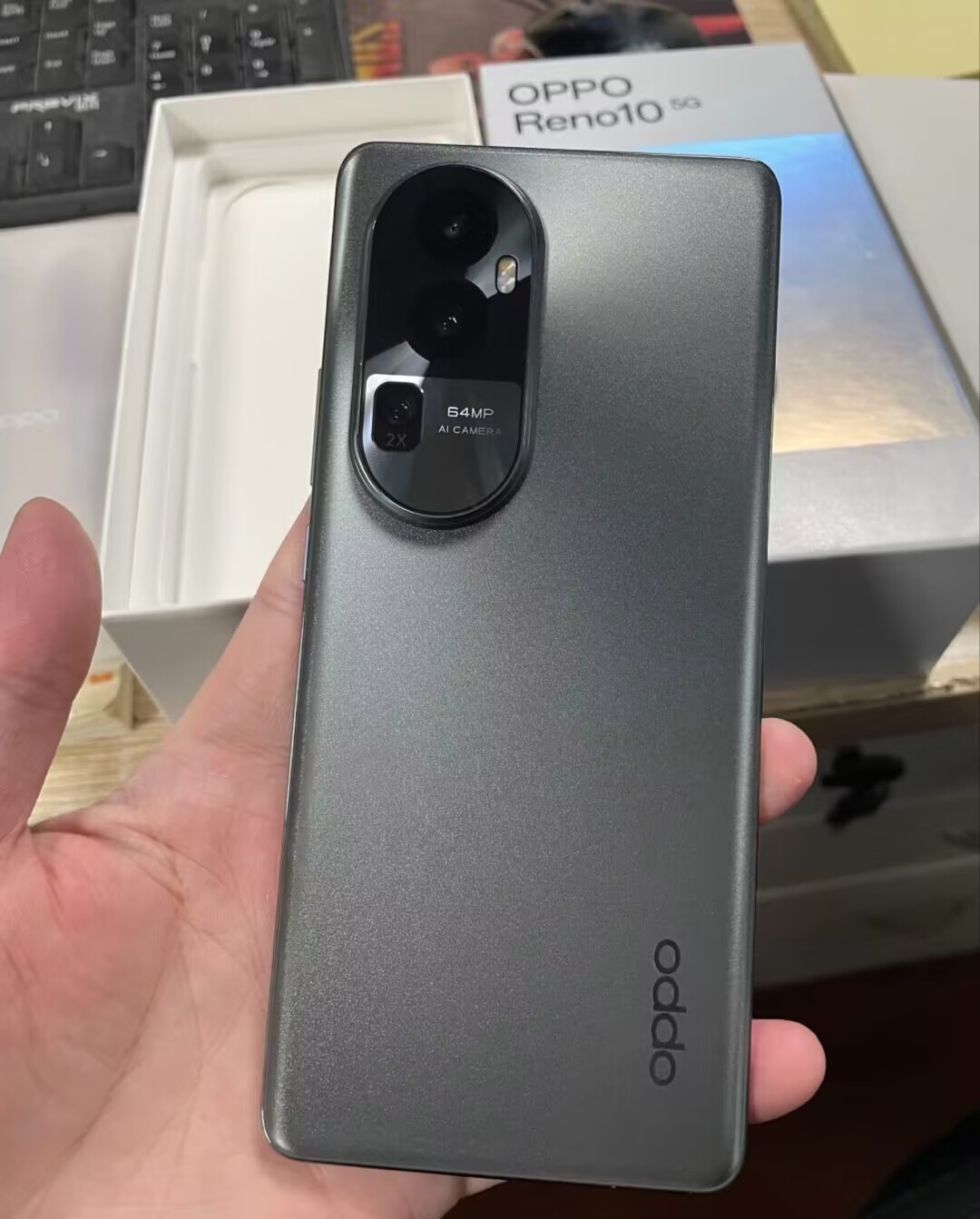 Oppo Reno10 5G 6.7" 64MP Mediatek Dimensity 7050 Android 13 - Unlocked 5000mAh Color Random color Storage Capacity 12+512GB - Image 3