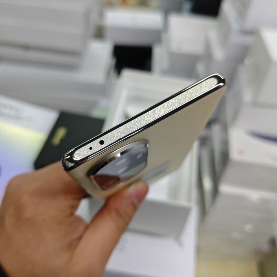 Oppo Reno10 5G 6.7" 64MP Mediatek Dimensity 7050 Android 13 - Unlocked 5000mAh Color Random color Storage Capacity 12+512GB - Image 5