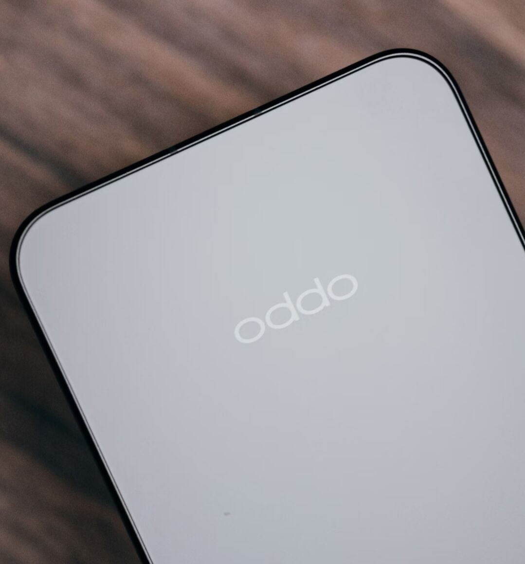 Oppo Reno13 Pro 5G 6.83" 50MP Android 15 Google Mediatek Dimensity 8350 5600mAh Storage 16+1TB Color Random color - Image 8