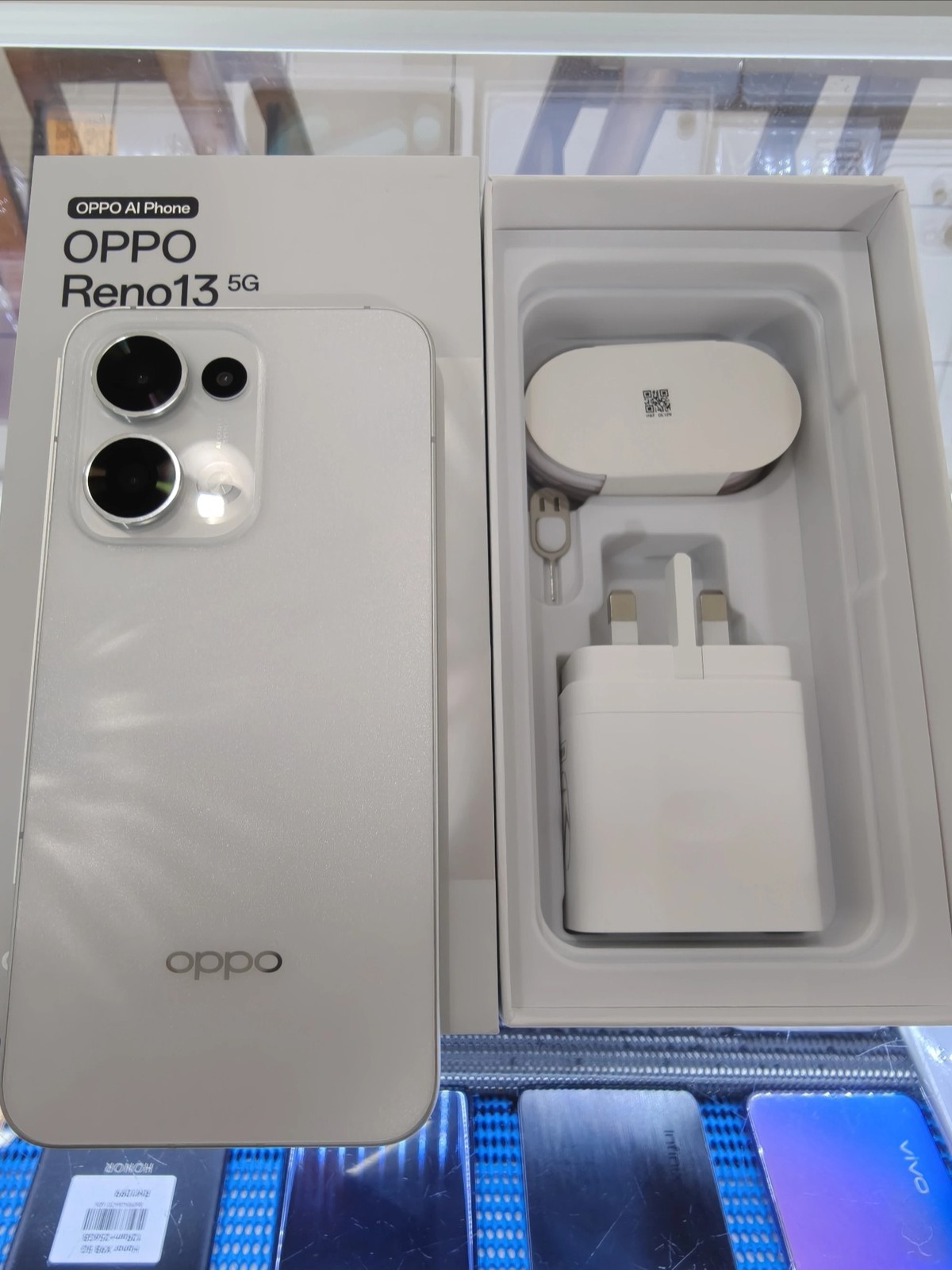 Oppo Reno13 5G 6.59" 50MP Android 15 Google Dimensity 8350 5600mAh unlocked Storage Capacity 16+1TB Colour Random color - Image 8