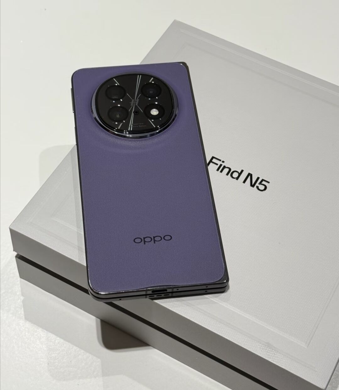 Oppo Find N5 5G 8.12" Android Qualcomm Snapdragon 8 Elite Double folding 1TB storage 512GB 16GB RAM colors Please note the color. - Image 5