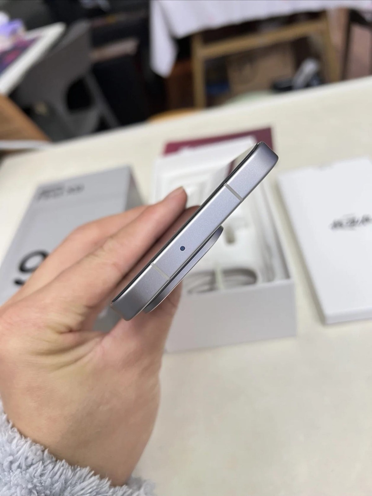 Oppo Find X9 5G 6.59" 50MP Dimensity 9500 7025mAh unlocked storage 1TB 16GB RAM colors Random color or note when placing an order - Image 4