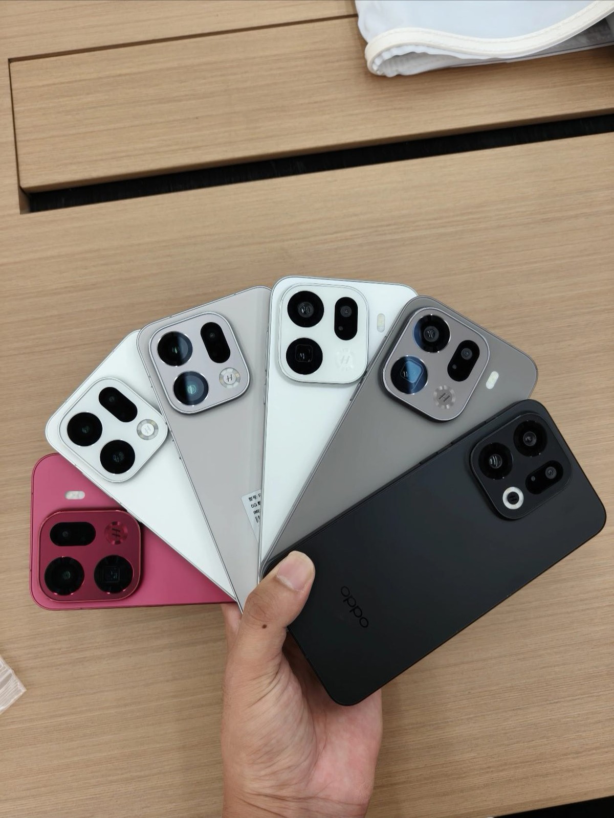 Oppo Find X9 5G 6.59" 50MP Dimensity 9500 7025mAh unlocked storage 1TB 16GB RAM colors Random color or note when placing an order - Image 8