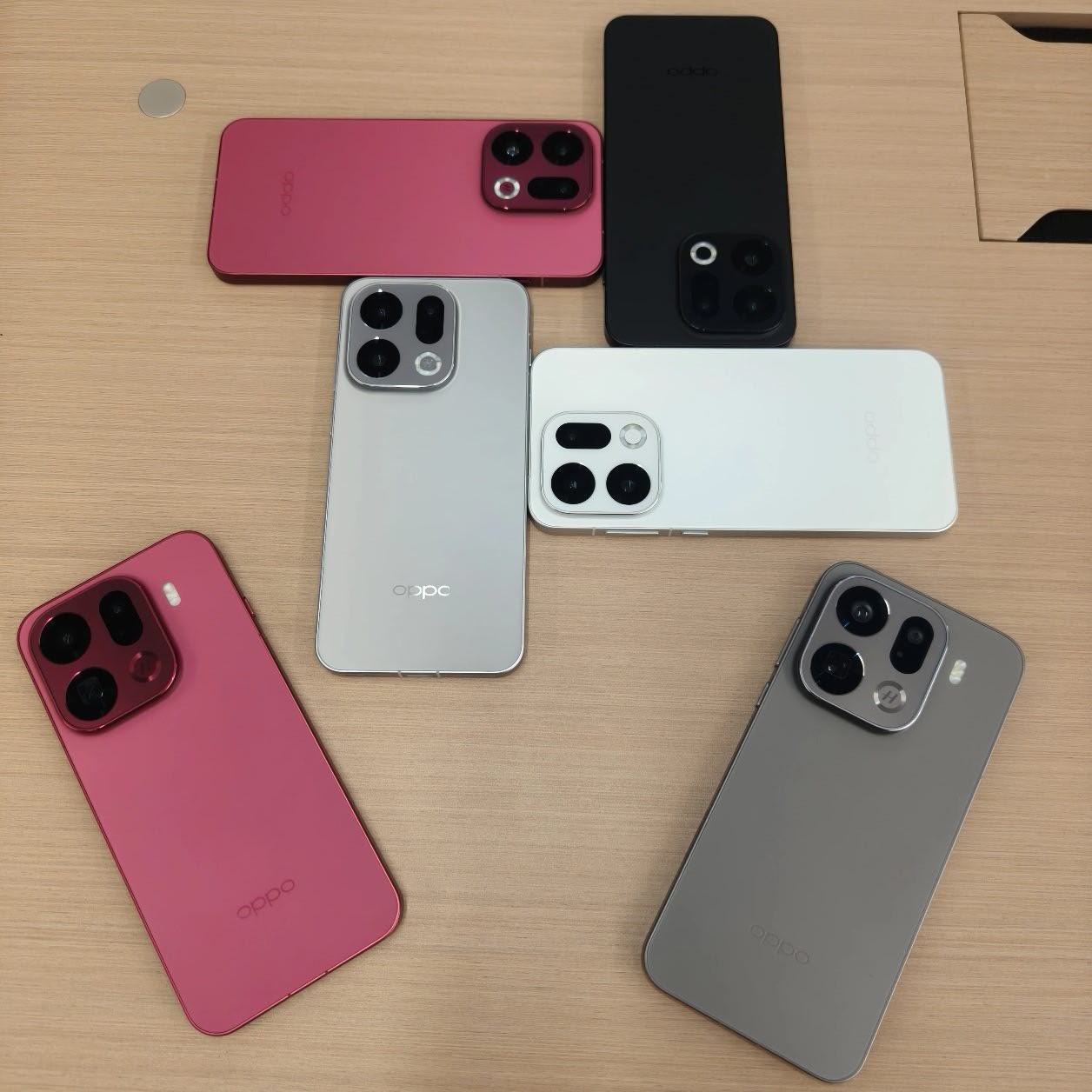 Oppo Find X9 Pro 5G 6.78" 200MP Dimensity 9500 7500mAh unlocked storage 1TB 16GB RAM colors Random color or note when placing an order - Image 6