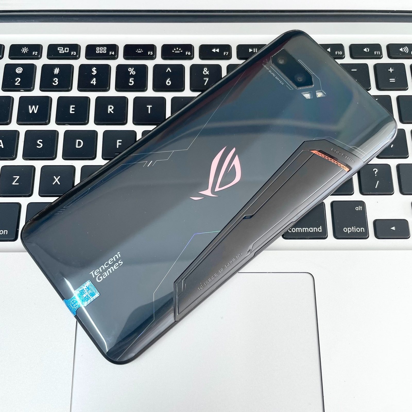 Asus ROG Phone 2 II ZS660KL Android 128GB+8GB Smartphone Tested Fully working Color Black - Image 2