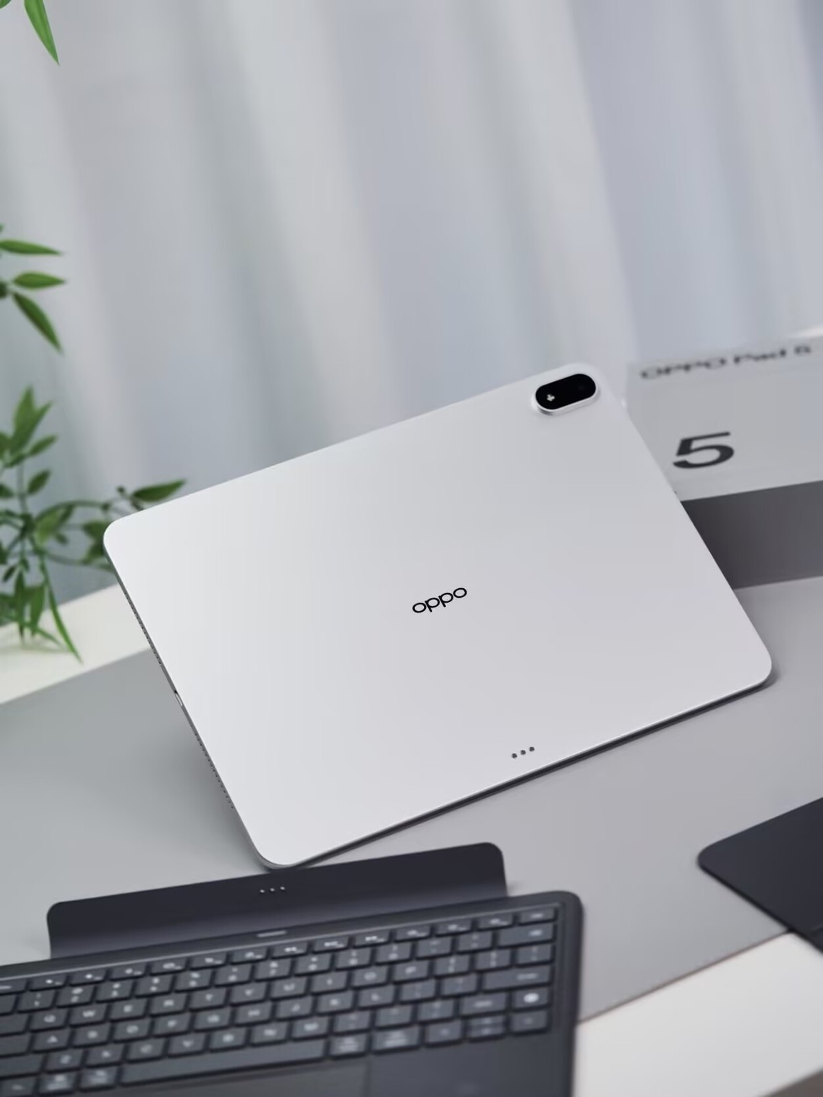 Oppo Pad 5 12.1" 8MP Dimensity 9400+ 10420mAh Wi-Fi Android 16 Storage 16+512GB Color random color.