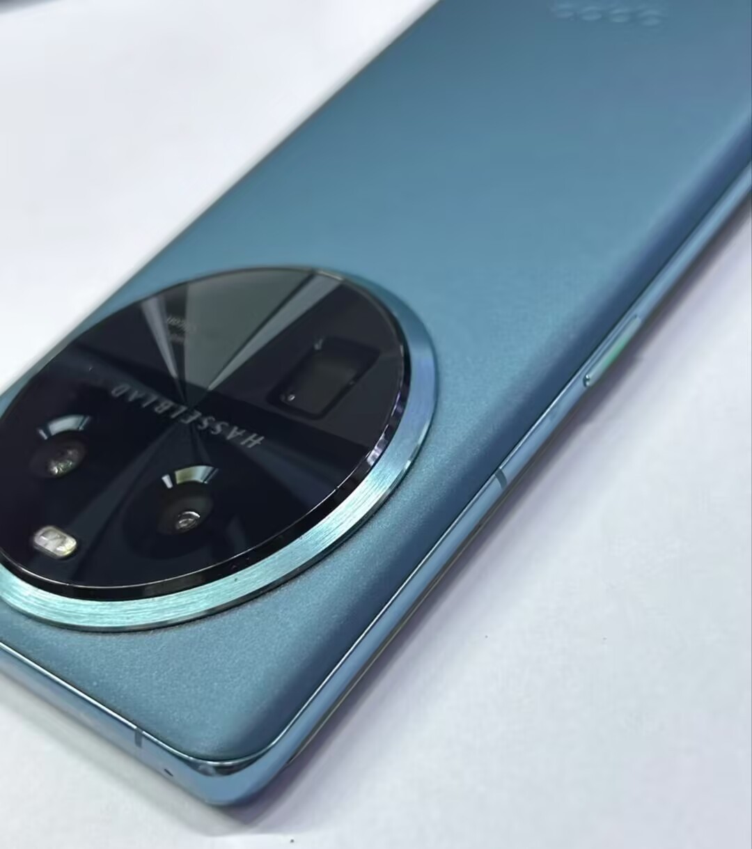 Oppo Find X6 6.74" 50MP Android 13 5G CN version Google Dimensity 9200 unlocked Storage 16GB+512GB Color color please note in order Package Mobile phone and charger - Image 4