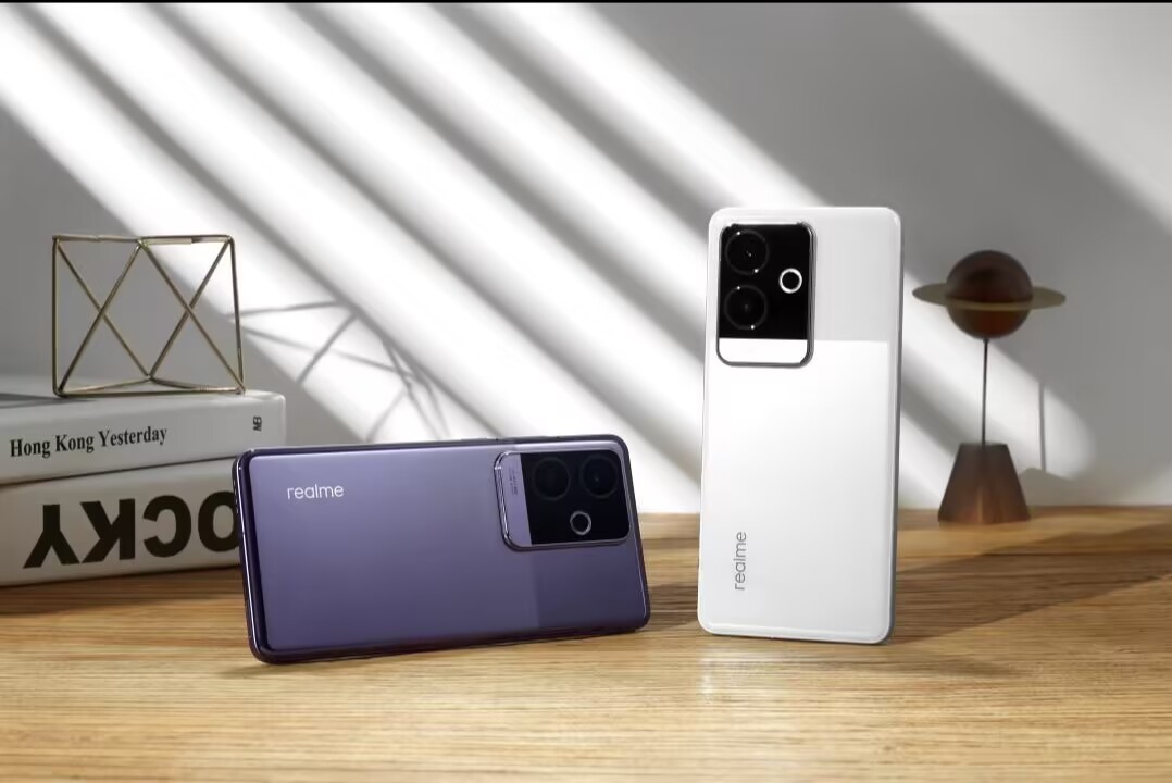 Oppo Realme GT 6 6.78" 5G 50MP 512/256GB Android 14 Snapdragon SmartPhone Storage 16GB+512GB Color Random Colors - Image 2
