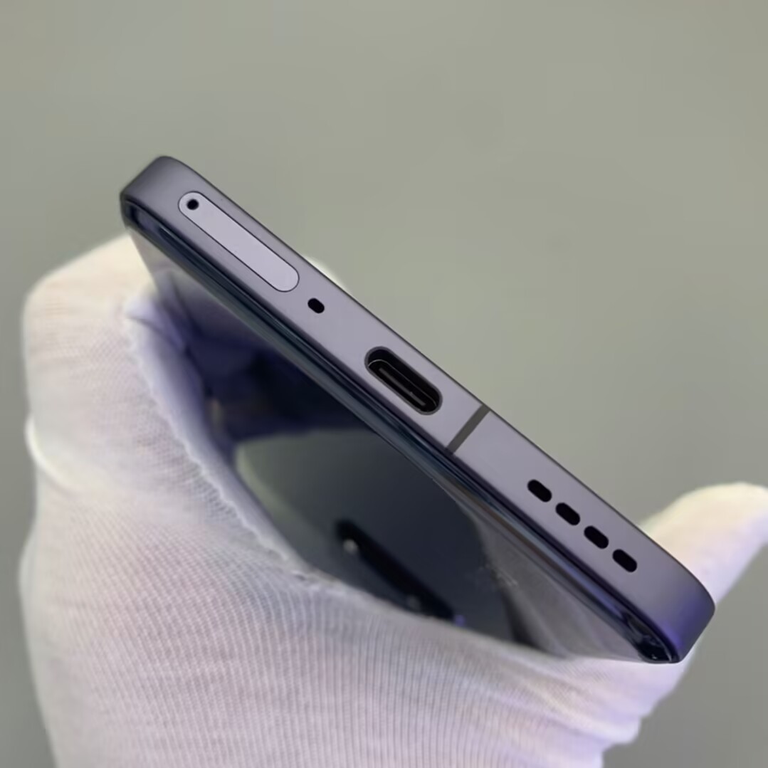 Oppo Realme GT 6 6.78" 5G 50MP 512/256GB Android 14 Snapdragon SmartPhone Storage 16GB+512GB Color Random Colors - Image 3