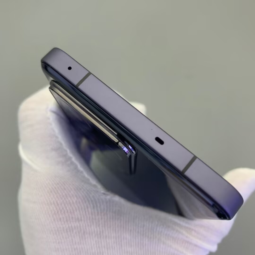 Oppo Realme GT 6 6.78" 5G 50MP 512/256GB Android 14 Snapdragon SmartPhone Storage 16GB+512GB Color Random Colors - Image 4
