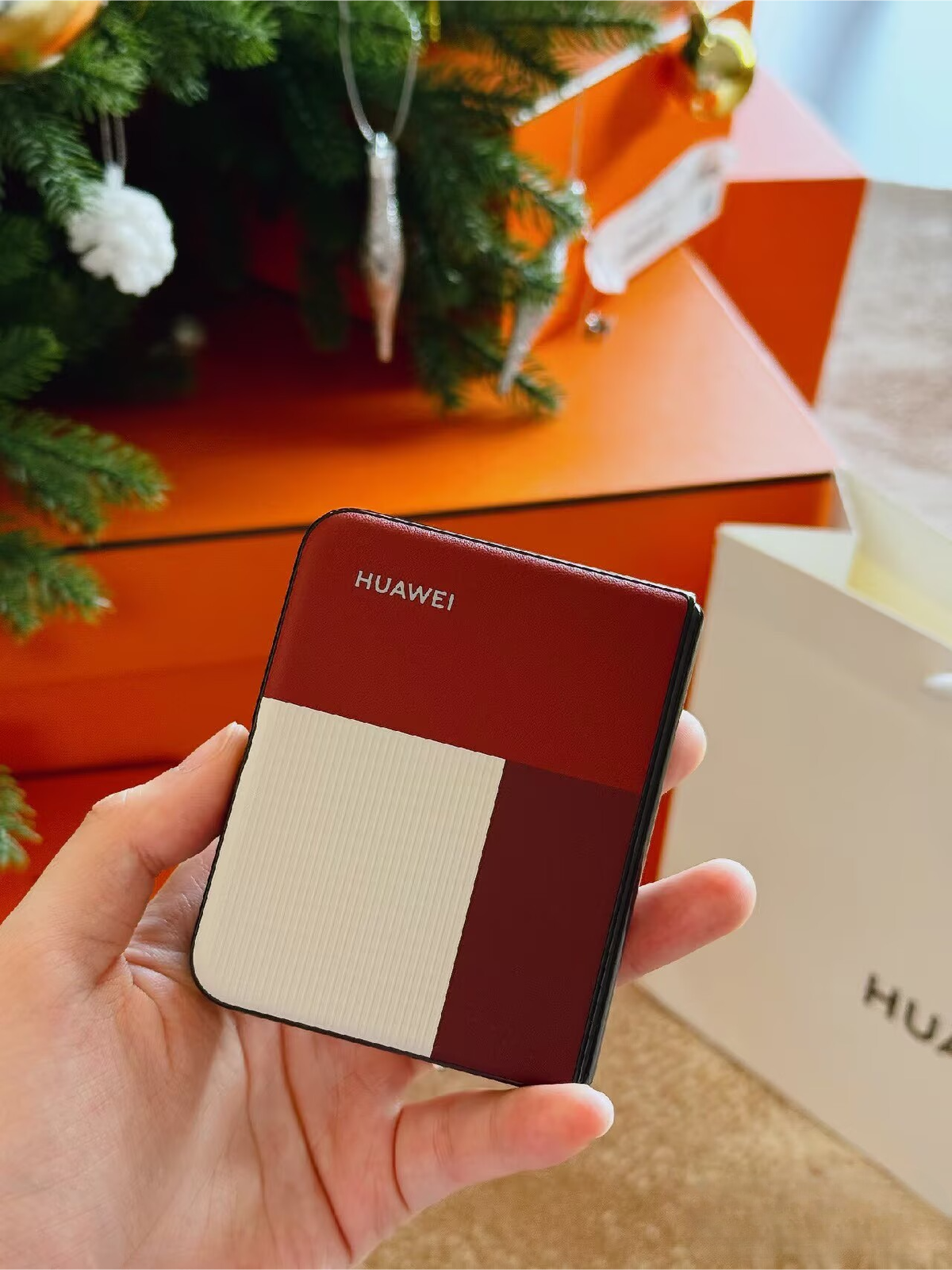 Huawei Pura X Ultimate Edition 5G Unlocked 16GB RAM Foldable Phone Google Storage 1TB 16GB RAM bundle description phone+charger Model Number VDE-AL00 colors Random Color