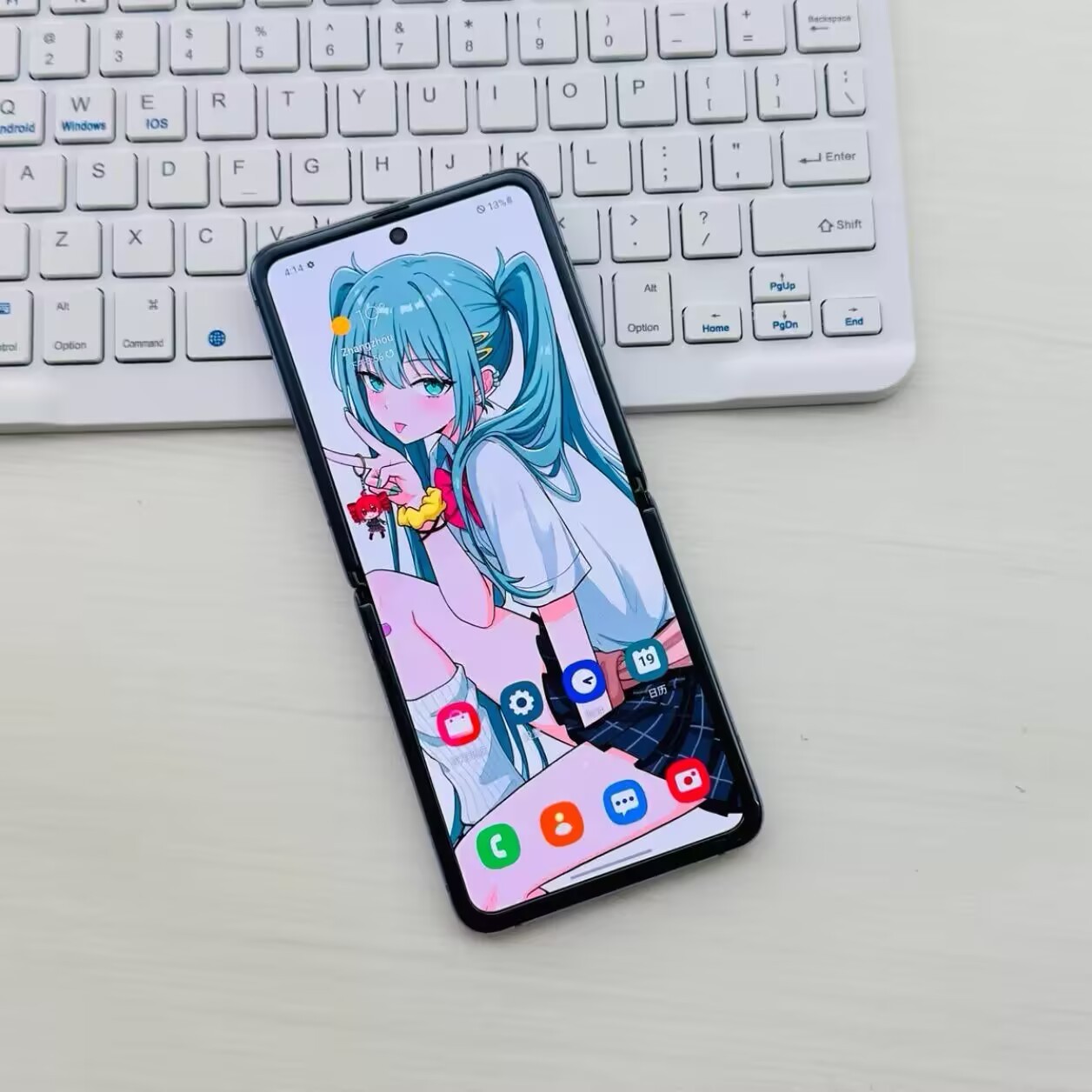 Global Samsung Galaxy Z Flip 5G 6.7" 12MP Snapdragon 855+ 256GB Android Google Color Random color Storage Capacity 8+256GB - Image 5