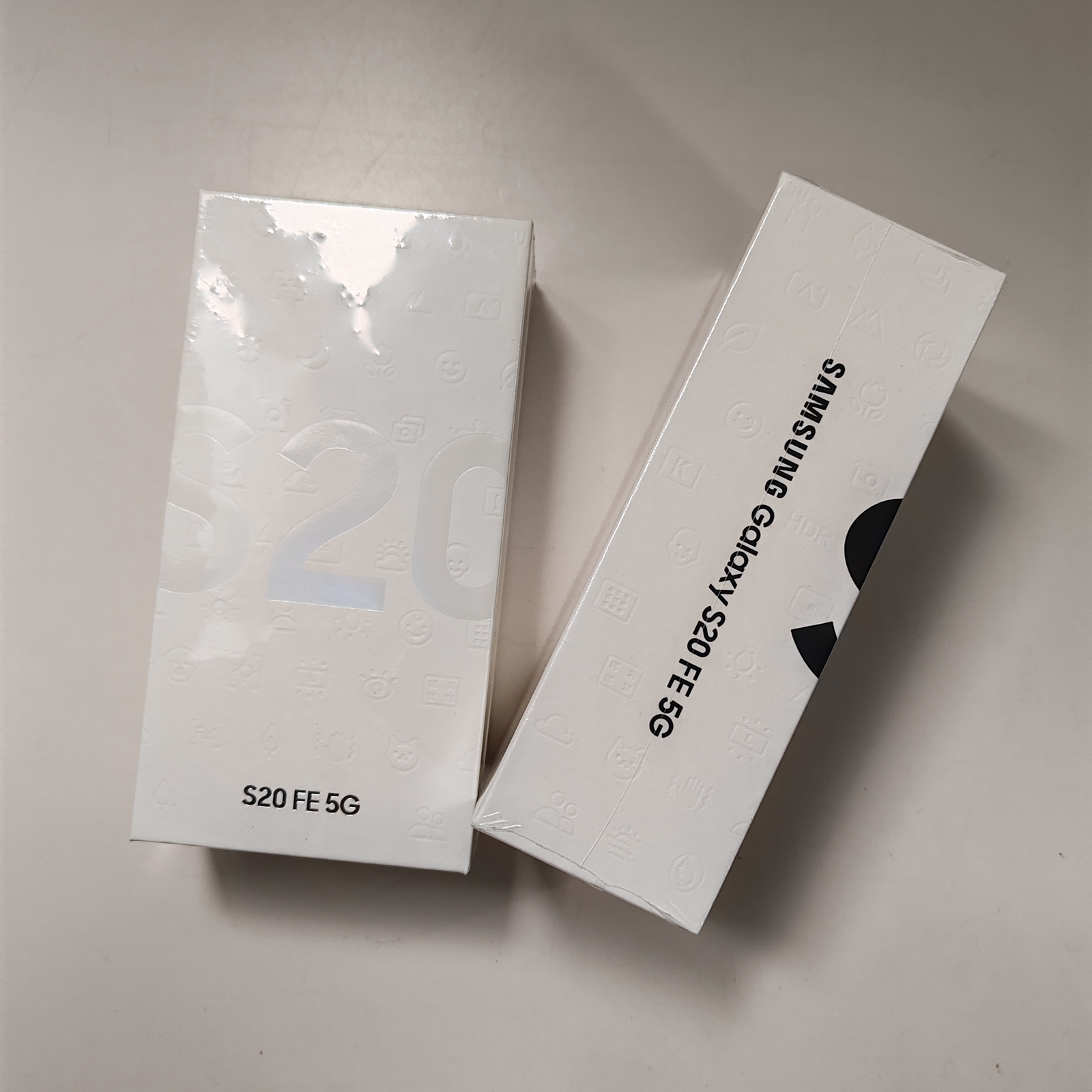 Samsung Galaxy S20 FE 5GSM-G781B/DS (International) 6.5" 12MP 128GB Android Model SM-G781B (International) - Image 4