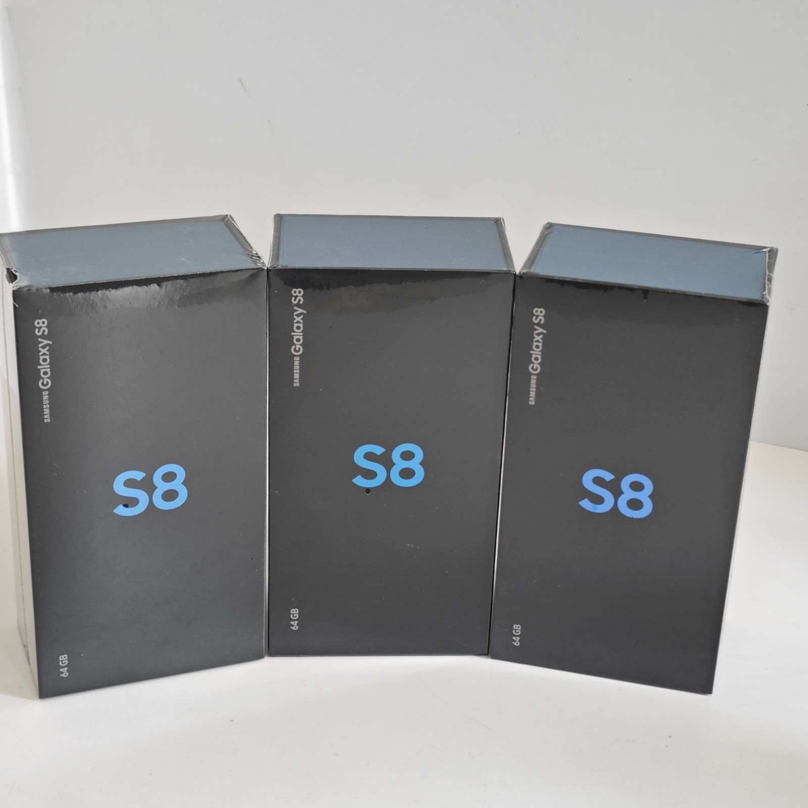 New Samsung Galaxy S8 G950F/G950U 64GB Unlocked Global Google Android Sealed Color Random color Model Number G950U Speicherkapazität 64GB