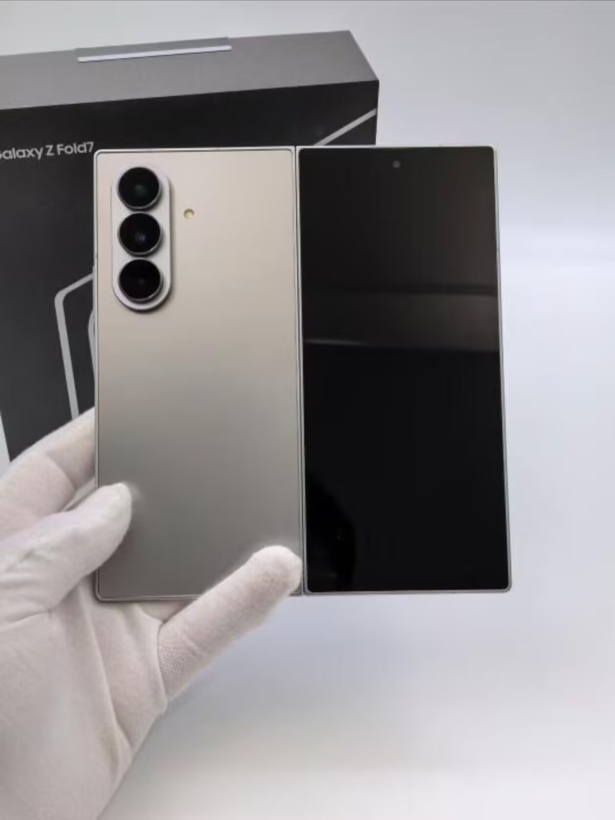 Global Samsung Galaxy Z Fold7 5G 8.0" 200MP Snapdragon 8 Gen 2 4400mAh Android Color Random color Storage Capacity 12+1TB - Image 2