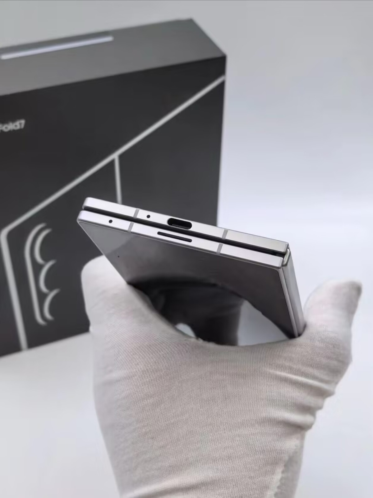Global Samsung Galaxy Z Fold7 5G 8.0" 200MP Snapdragon 8 Gen 2 4400mAh Android Color Random color Storage Capacity 12+1TB - Image 8