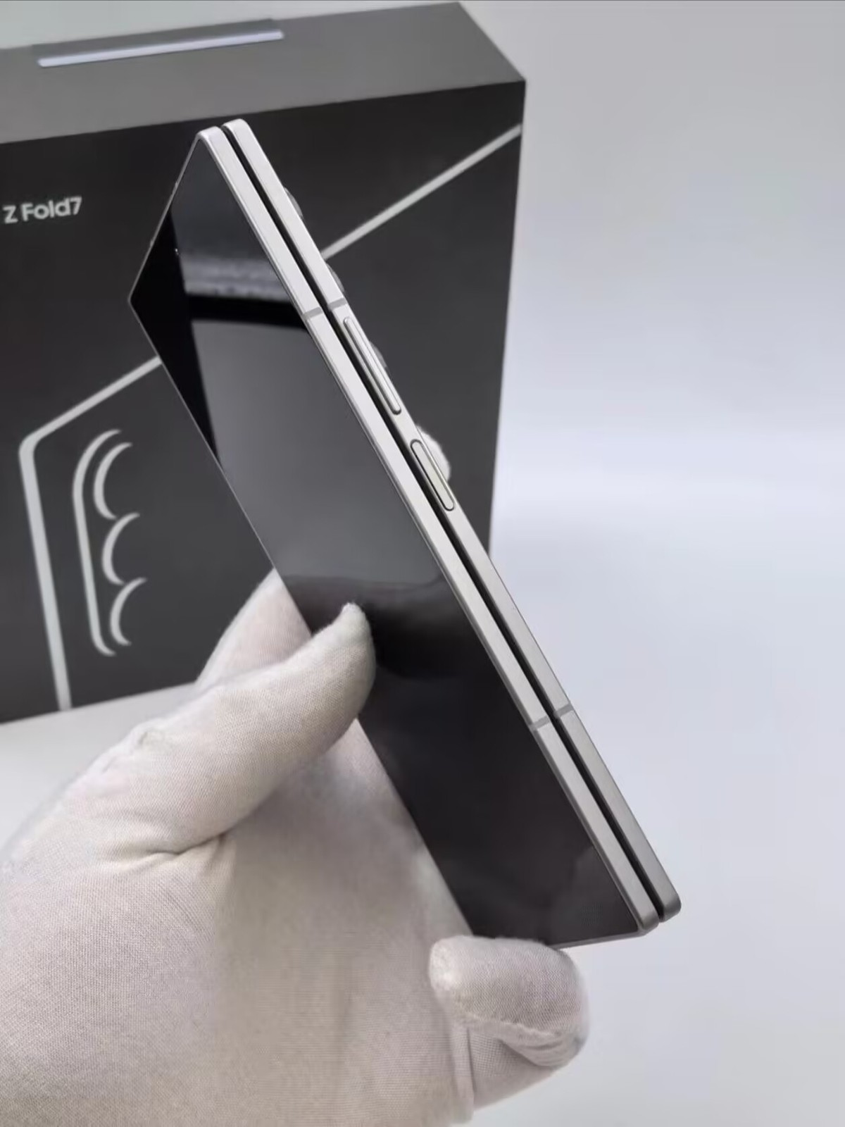 Global Samsung Galaxy Z Fold7 5G 8.0" 200MP Snapdragon 8 Gen 2 4400mAh Android Color Random color Storage Capacity 12+1TB - Image 9