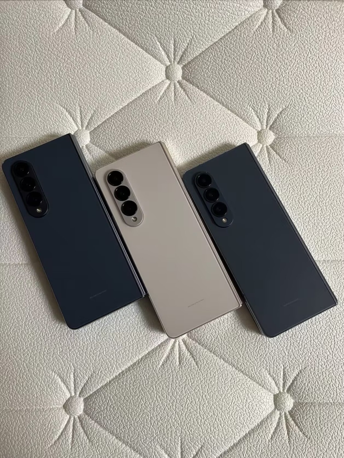 Global Samsung Galaxy Z Fold4 5G 7.6" 50MP Snapdragon 8+ Gen 1 4400mAh Android Color Random color Storage Capacity 12+512GB