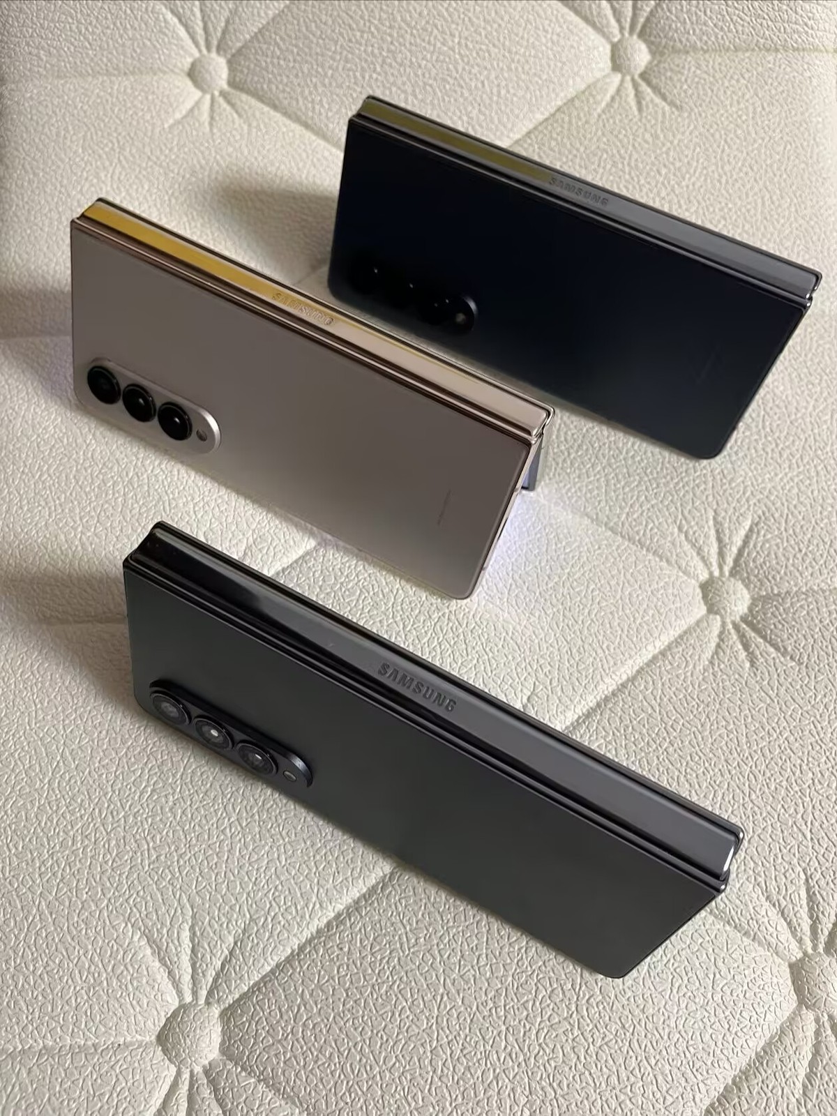 Global Samsung Galaxy Z Fold4 5G 7.6" 50MP Snapdragon 8+ Gen 1 4400mAh Android Color Random color Storage Capacity 12+512GB - Image 3