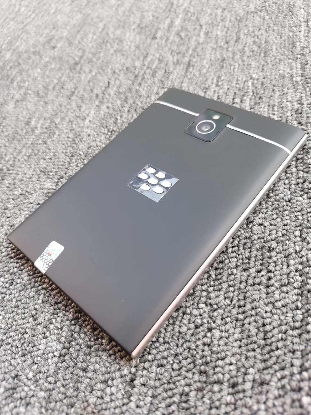 BlackBerry Passport Q30 32GB 13MP QWERTY Keyboard Cellphone SQW100-1 Color White - Image 6