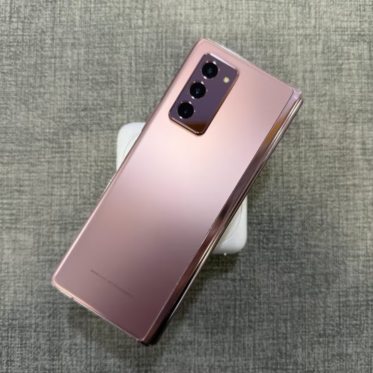Global Samsung Galaxy Z Fold2 5G 7.6" Snapdragon 865 5G+ 4500mAh Android Google Color Random color Storage Capacity 512 GB - Image 3