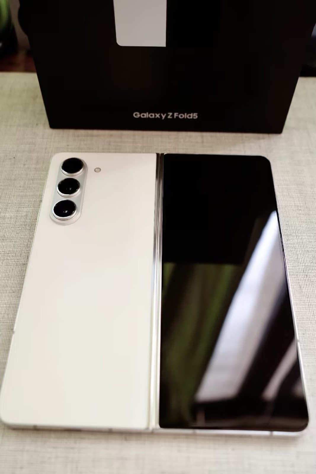 Global Samsung Galaxy Z Fold5 5G 7.6" 50MP Snapdragon 8 Gen 2 4400mAh Android 13 Color Random color Storage Capacity 12+512GB - Image 3